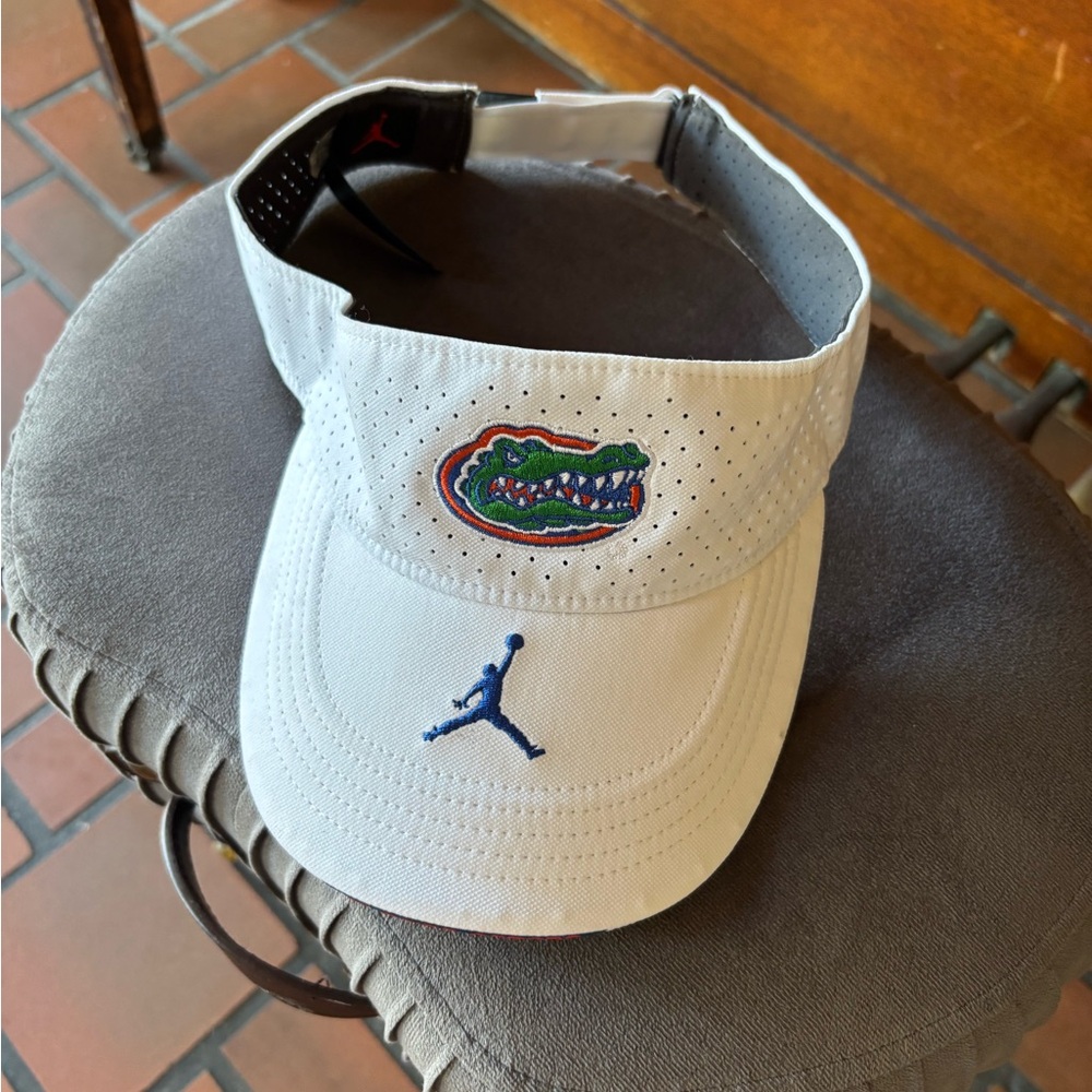 Nike Jordan UF Gators Visor XL NWOT